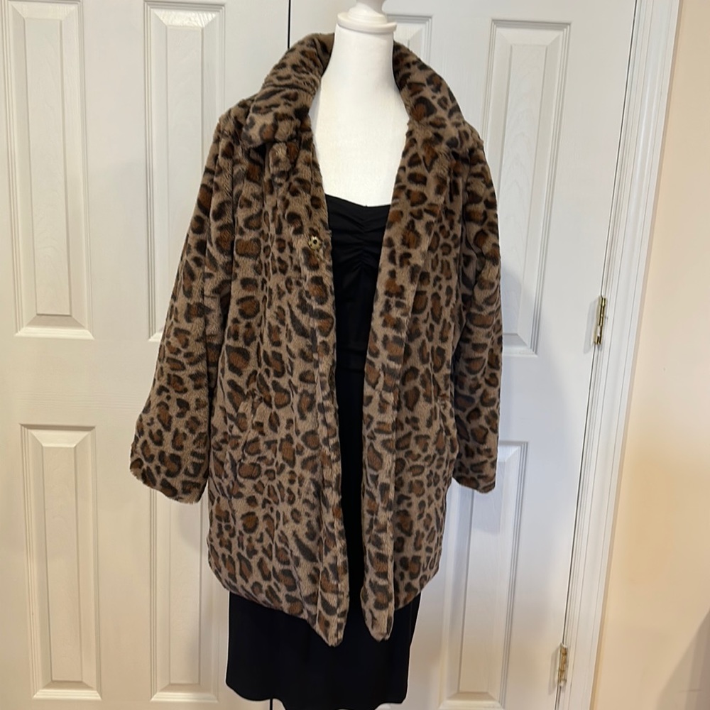Extra Cozy Faux Fur, Made byDemocracy (Medium)